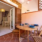 Casa Vittoria - A Cozy Townhouse With Outdoor Spaces Tatil Evi