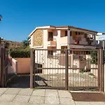 Casa Vittoria - A Cozy Townhouse With Outdoor Spaces Villasimius