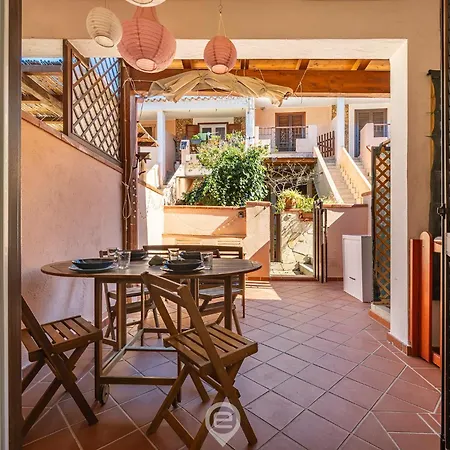 Casa Vittoria - A Cozy Townhouse With Outdoor Spaces Tatil Evi